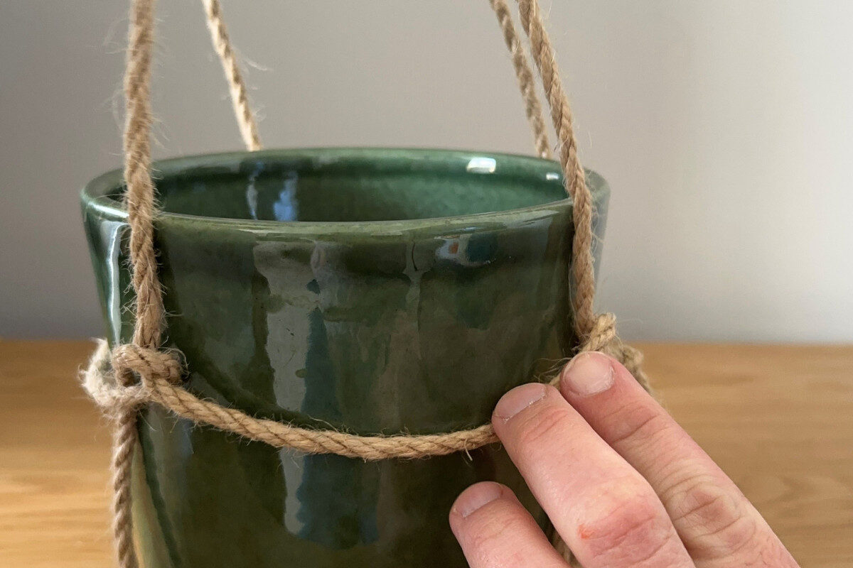 How to make a simple hanging planter - Amateur Gardening